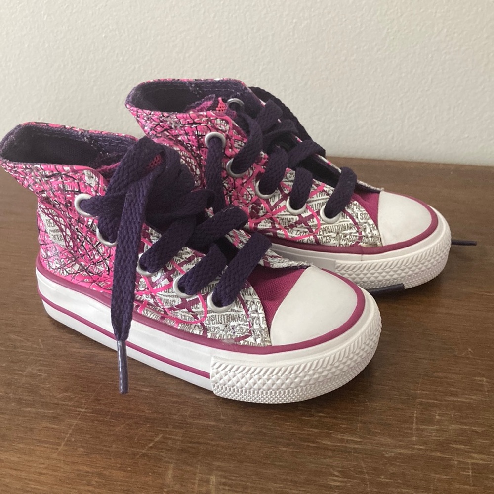 Converse, toddler size 4, pink